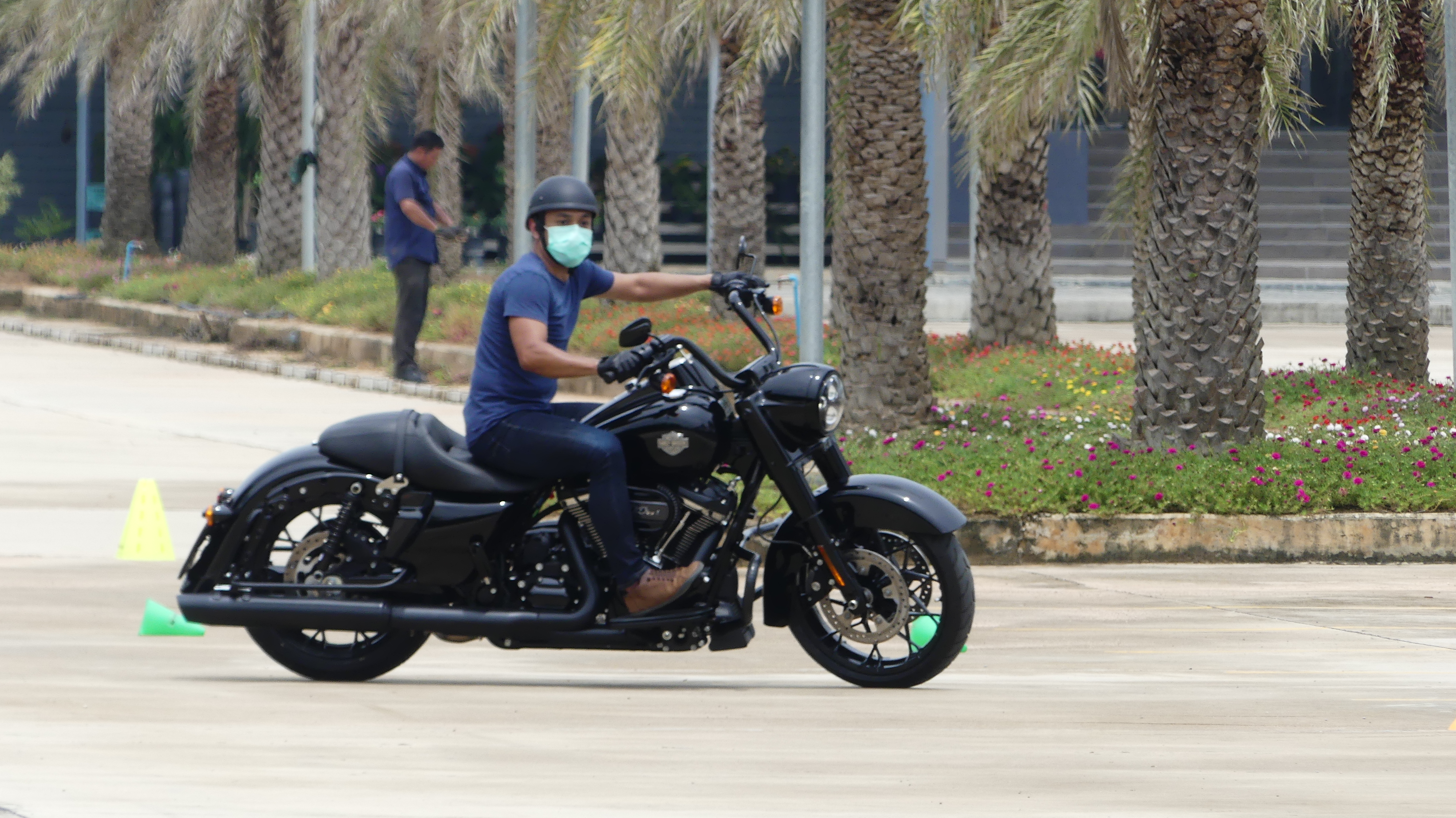 harley-davidson-roadking-safety-riding-driving-course-lesson-pattaya-bangkok-thailand-xrc-motorcycle-academy-club-08